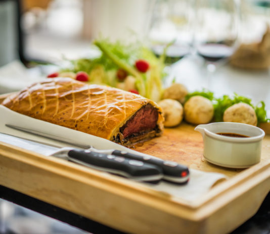 Outrigger Mauritius Beach Resort and its Food Hailed as 'Excellent' by TripAdvisor